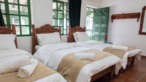 Quarto família | Escrivaninha, ferros/tábuas de passar roupa, Wi-Fi de cortesia