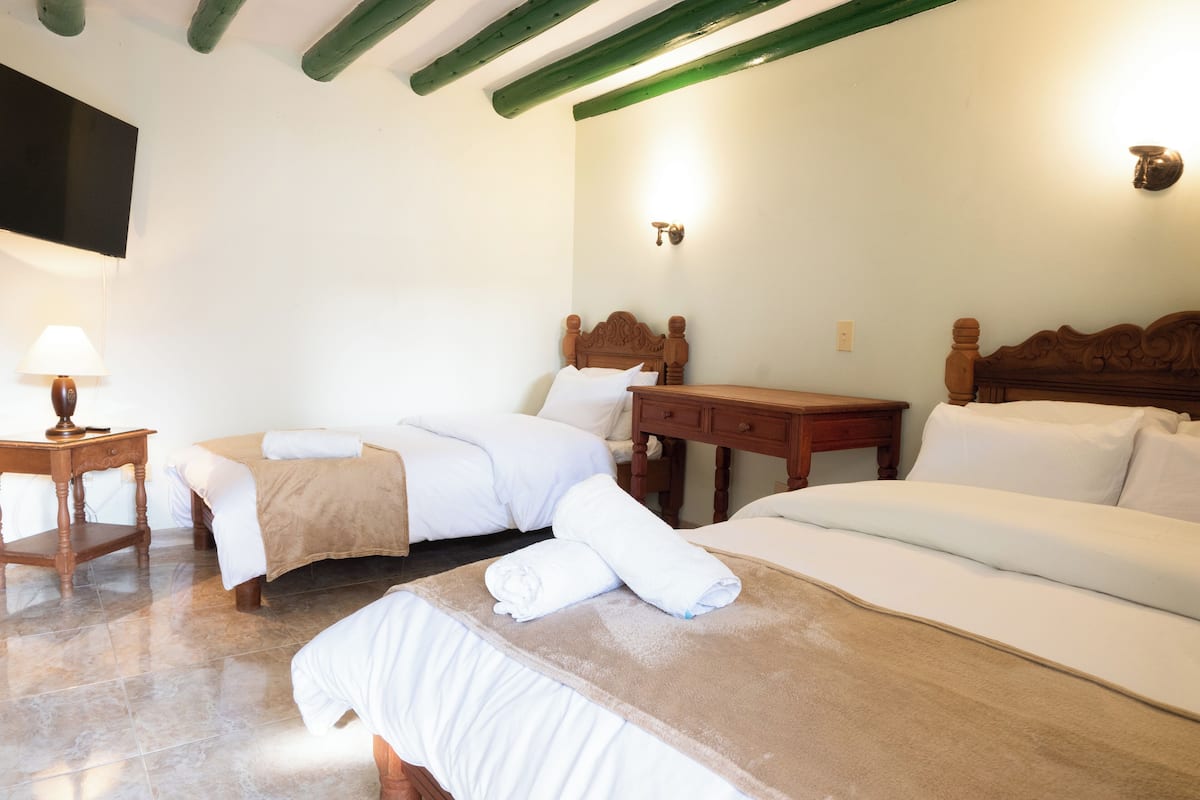 Standard Twin Room | Desk, iron/ironing board, free WiFi, bed sheets