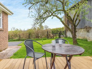 Outdoor dining - Cambrian Mountain View (Llanafan-fawr, near Builth Wells)
