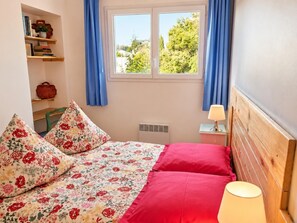 1 habitación, tabla de planchar con plancha y internet 
