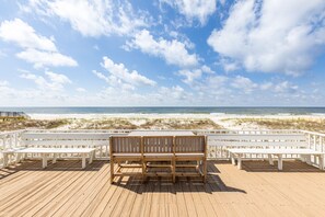 Property grounds - Gorgeous Beachfront Home! Panoramic Ocean Views. Private walkway to the beach. (Gulf Shores)