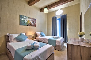 4 bedrooms, iron/ironing board, travel cot, free WiFi - Ta Xandru Holiday Home with pool in Munxar Gozo (Munxar)