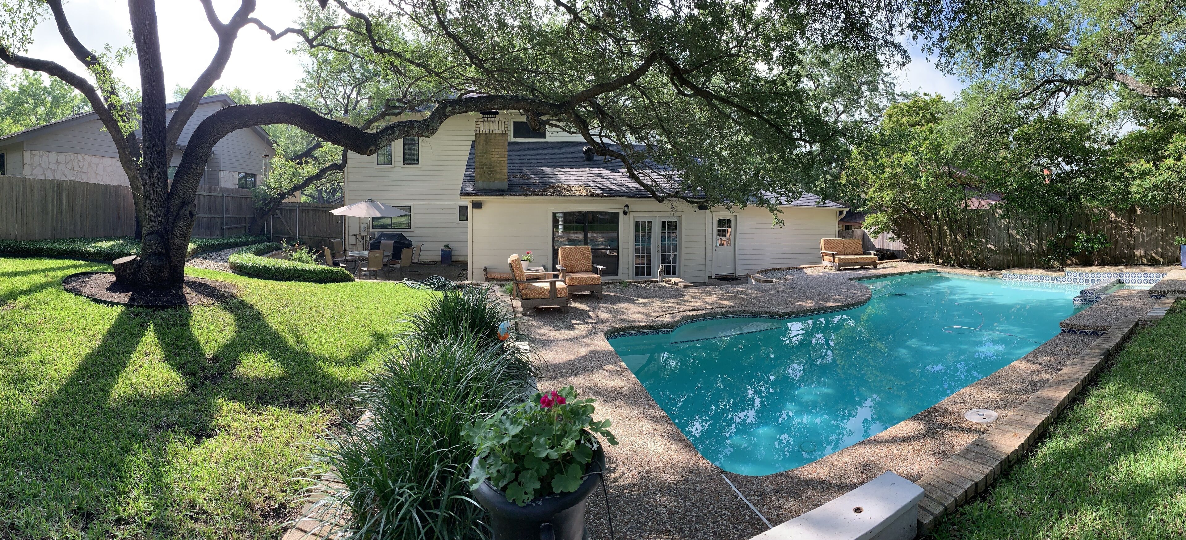 4/3 Lux Home w/pool  3mils toDwntwn,  SXSW, walk to ACL/Zilker Park *LOCATION*