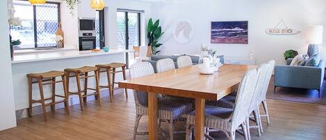 Family House, 3 Bedrooms, Kitchen, Garden View | Dining room