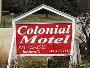 Exterior - Colonial Motel (North East)