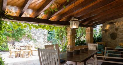 Ca Mado Xucla - Beautiful majorcan house with pool in Valldemossa