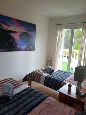 4 bedrooms, in-room safe, iron/ironing board, travel cot