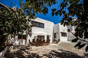 屋外ダイニングエリア