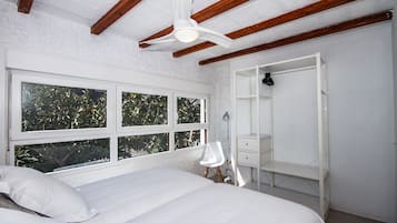 4 Schlafzimmer, Zimmersafe, Bügeleisen/Bügelbrett, WLAN
