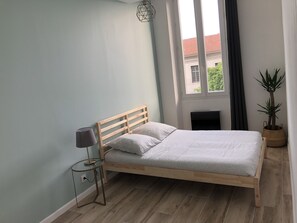 3 soverom, strykejern/-brett, wi-fi og sengetøy