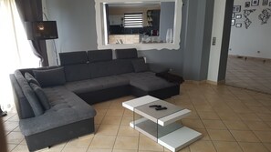 TV, videogames, videoteca