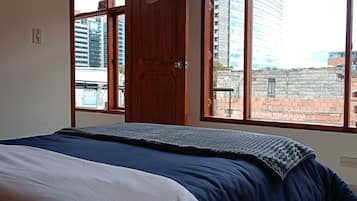 1 dormitorio, ropa de cama de alta calidad, edredones de plumas