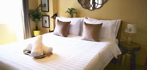 Deluxe Studio Suite | Individually furnished, soundproofing, iron/ironing board, free WiFi - CozyPad Studios (Taguig)