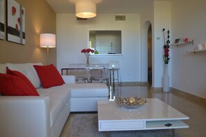 TV - Duquesa Village 2115 Charming Place (Manilva)