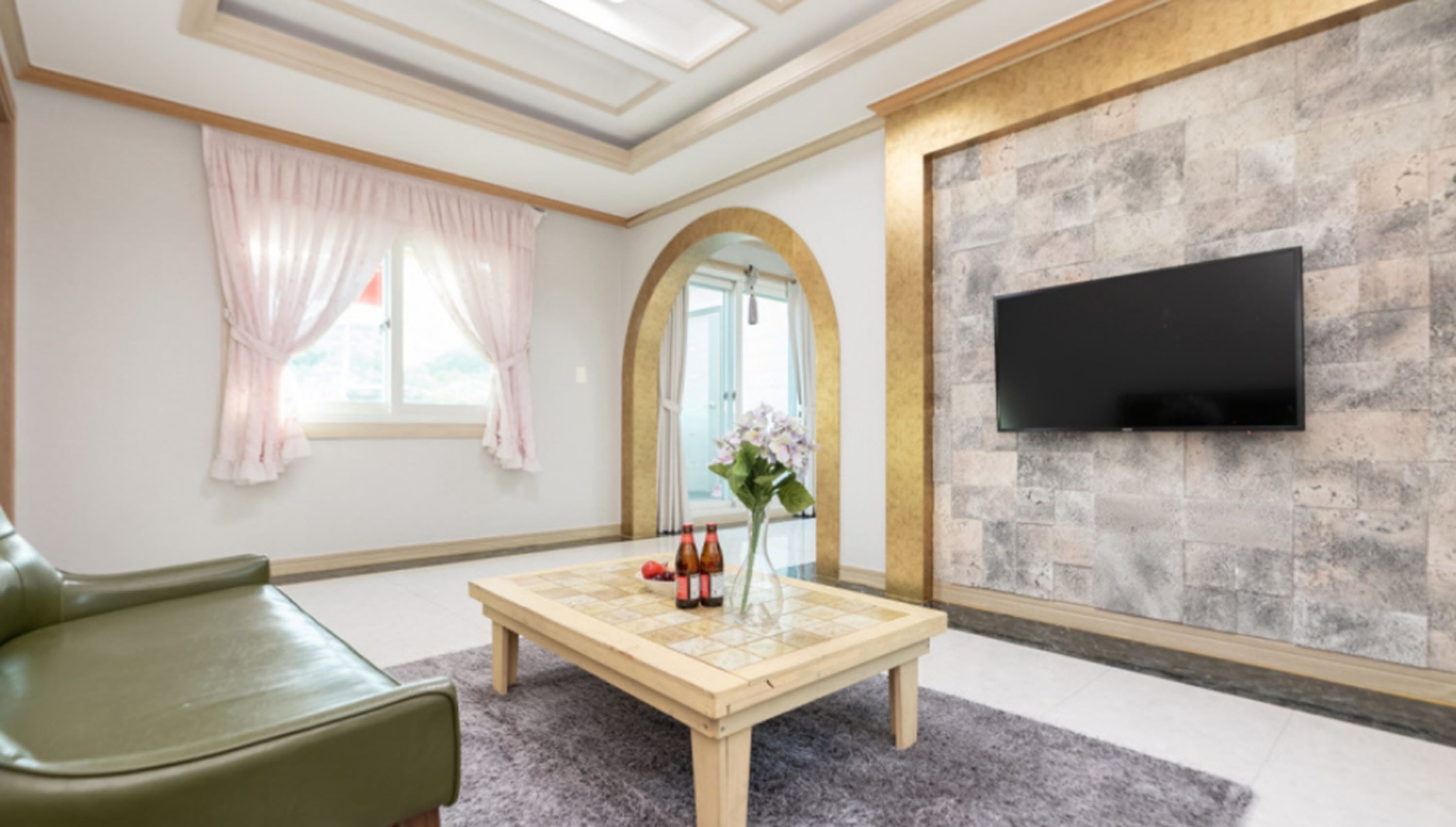 Kamer (26 PY, Daon) | Woonkamer | Flatscreentelevisie