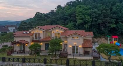 Gyeongju Woorinuri Pension