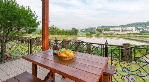 Gyeongju Woorinuri Pension