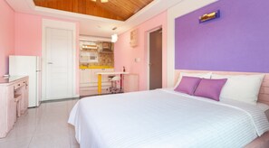 Room (13 PY, Ara, Atti, Danmi) | Free WiFi - Gyeongju Woorinuri Pension (Gyeongju)
