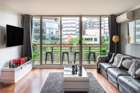 Signature Apartment, 2 Queen Beds, City View | City view - Southbank Boulevard Melbourne (Southbank)