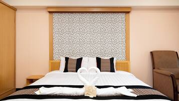 1 habitación, ropa de cama hipoalergénica, minibar y escritorio