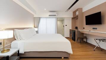 Dobbeltrom – deluxe | Allergitestet sengetøy, minibar, skrivebord og lydisolert