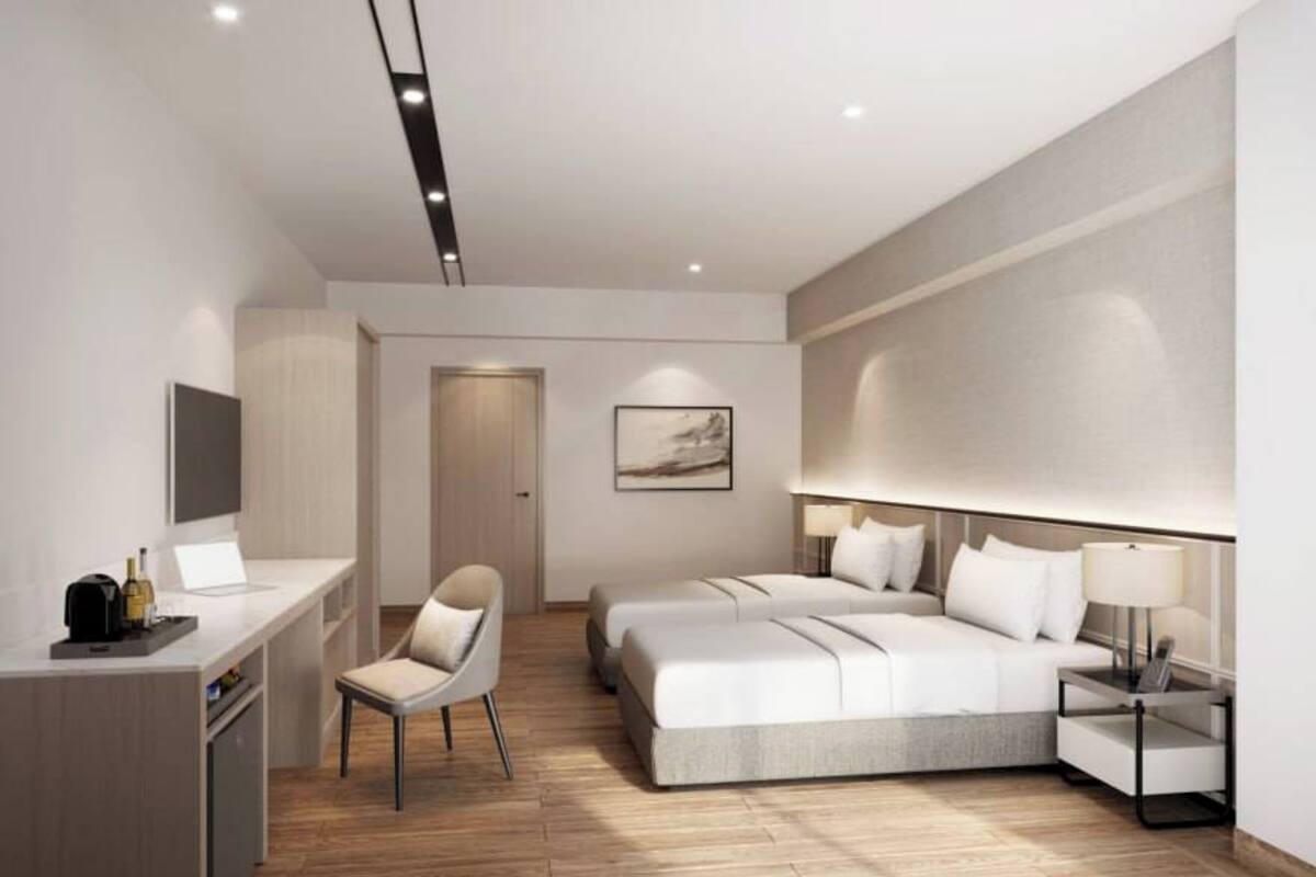 1 bedroom, hypo-allergenic bedding, minibar, desk