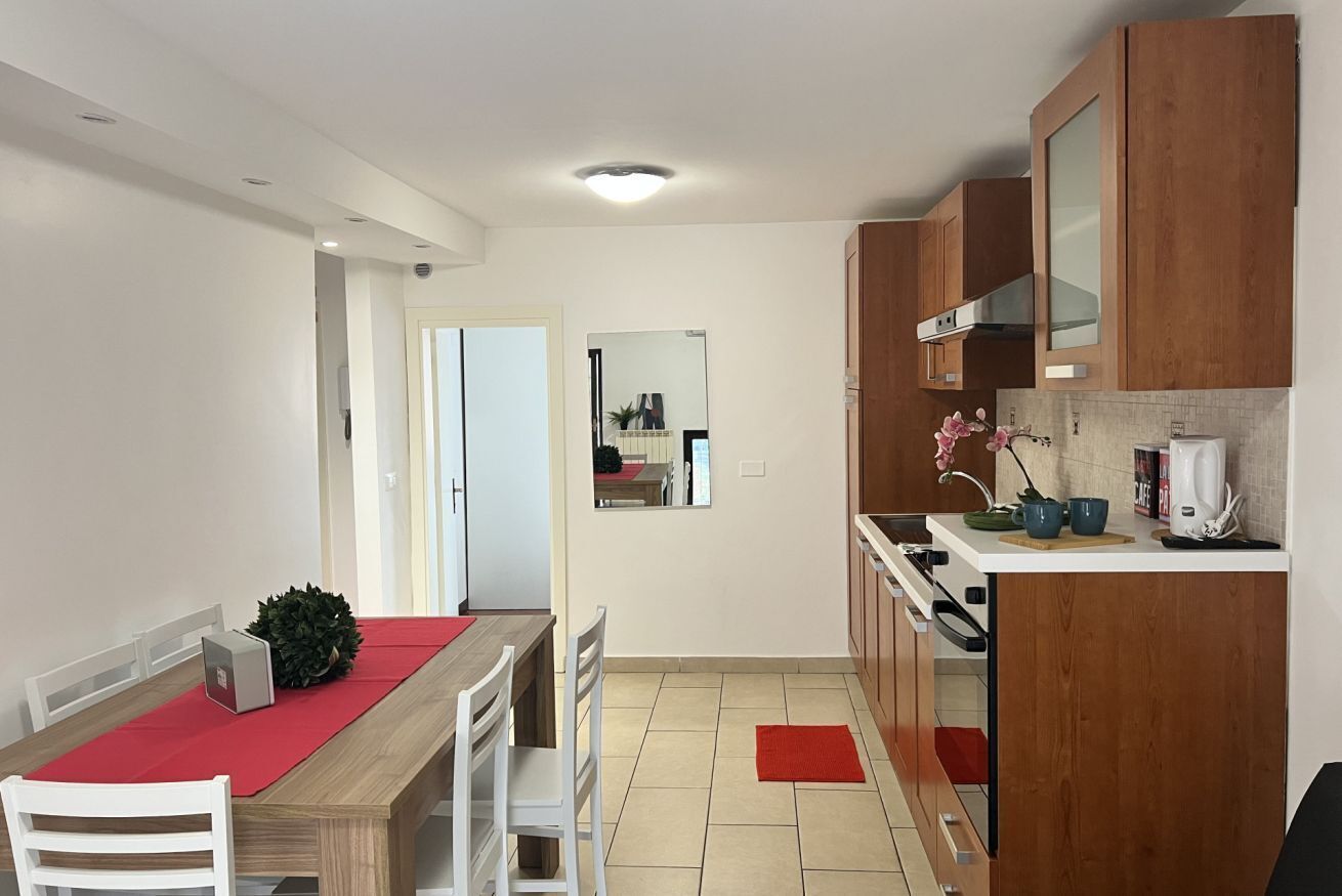 Microwave, oven, stovetop, coffee/tea maker
