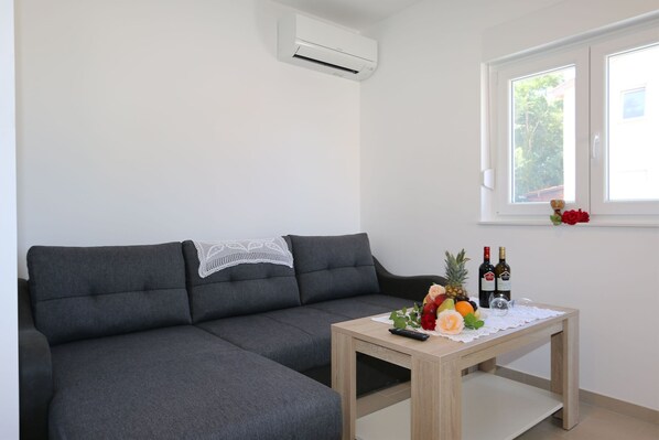 TV - Apartments Maric-Hlapa (10015-A2) - Soline - island Krk (Soline - island Krk)