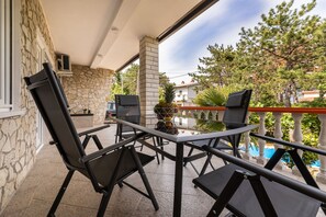 Outdoor dining - Apartments Vugrin (60245-A1) - Silo - island Krk (Silo - island Krk)