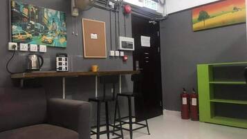 Dormitório compartilhado, em dormitório misto (1 Bed in 10-Bed) | Wi-Fi de cortesia, roupa de cama