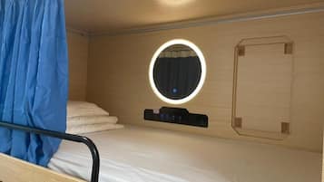 Dormitorio compartido, dormitorio mixto (1 Bed in 10-Bed) | Wifi gratis y ropa de cama