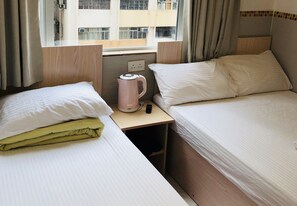 Triple Room - ChungKiu Come Inn (Hong Kong)