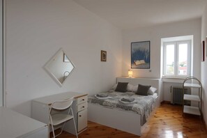 4 bedrooms, free WiFi, bed sheets - Apartment Stazić (35984-A1) (Silo - island Krk)