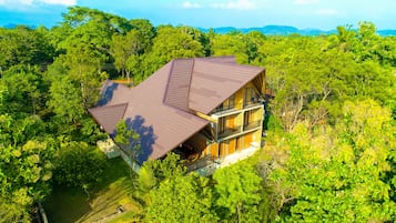 Fachada da propriedade