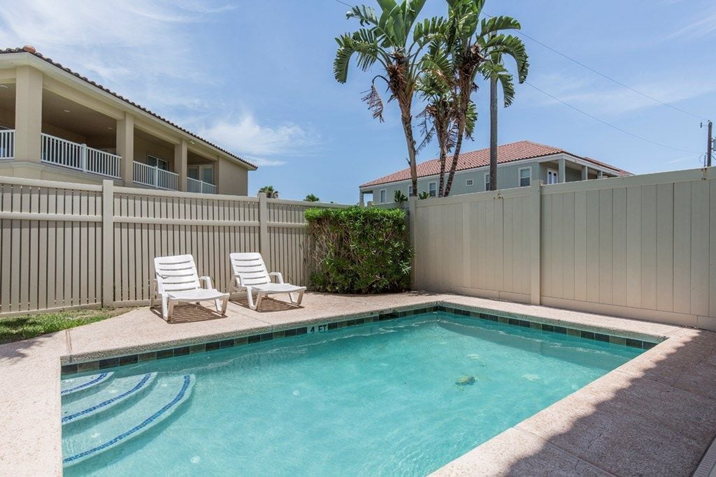 Outdoor pool, open 7:00 AM to 11:00 PM, sun loungers