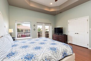 Luxury House, 3 Bedrooms | 3 bedrooms, Egyptian cotton sheets, premium bedding, pillowtop beds