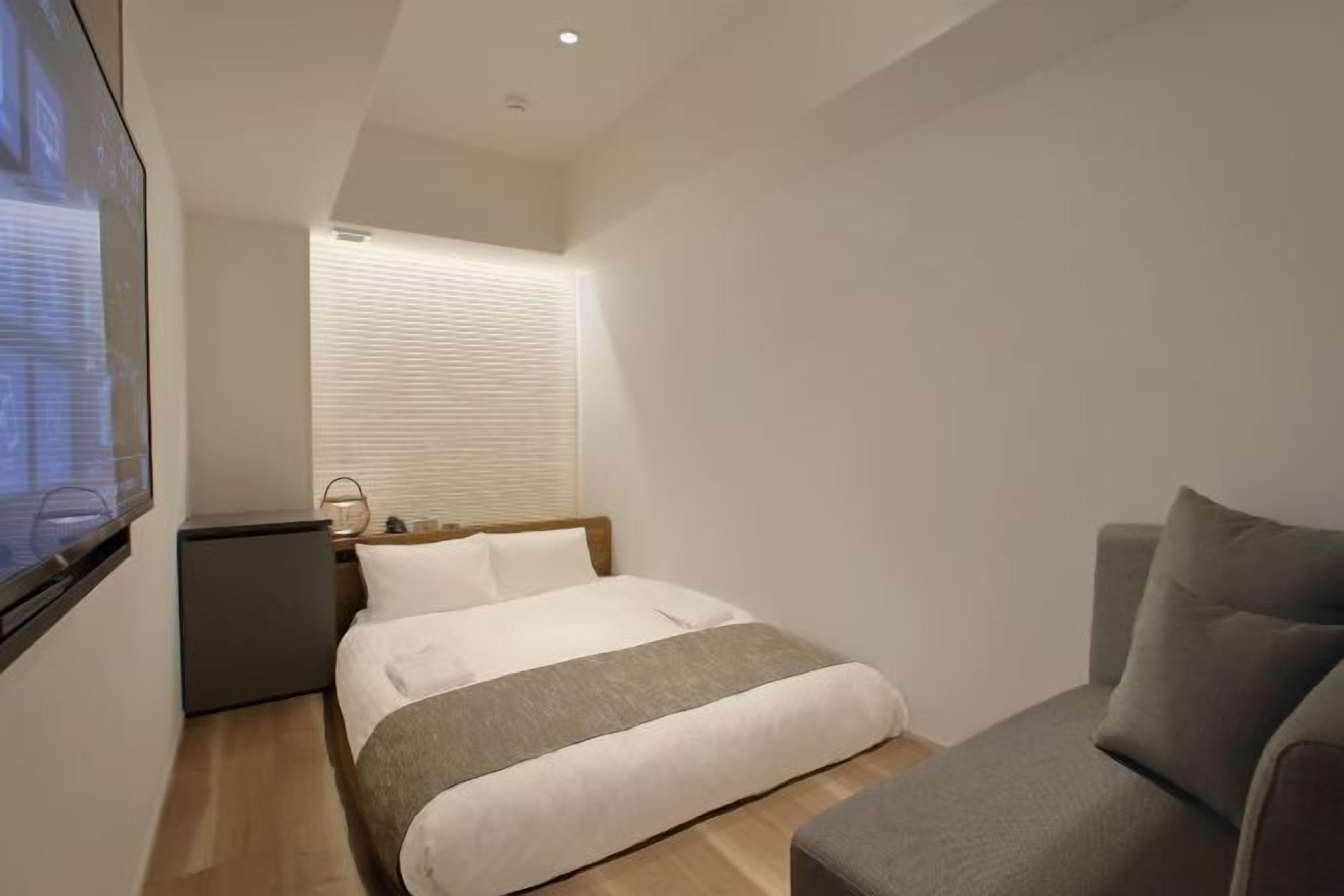 Caja de seguridad en la habitación, cortinas blackout y wifi gratis 