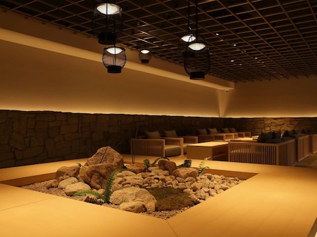 Lobby. Oriental Hotel Kyoto Rokujo