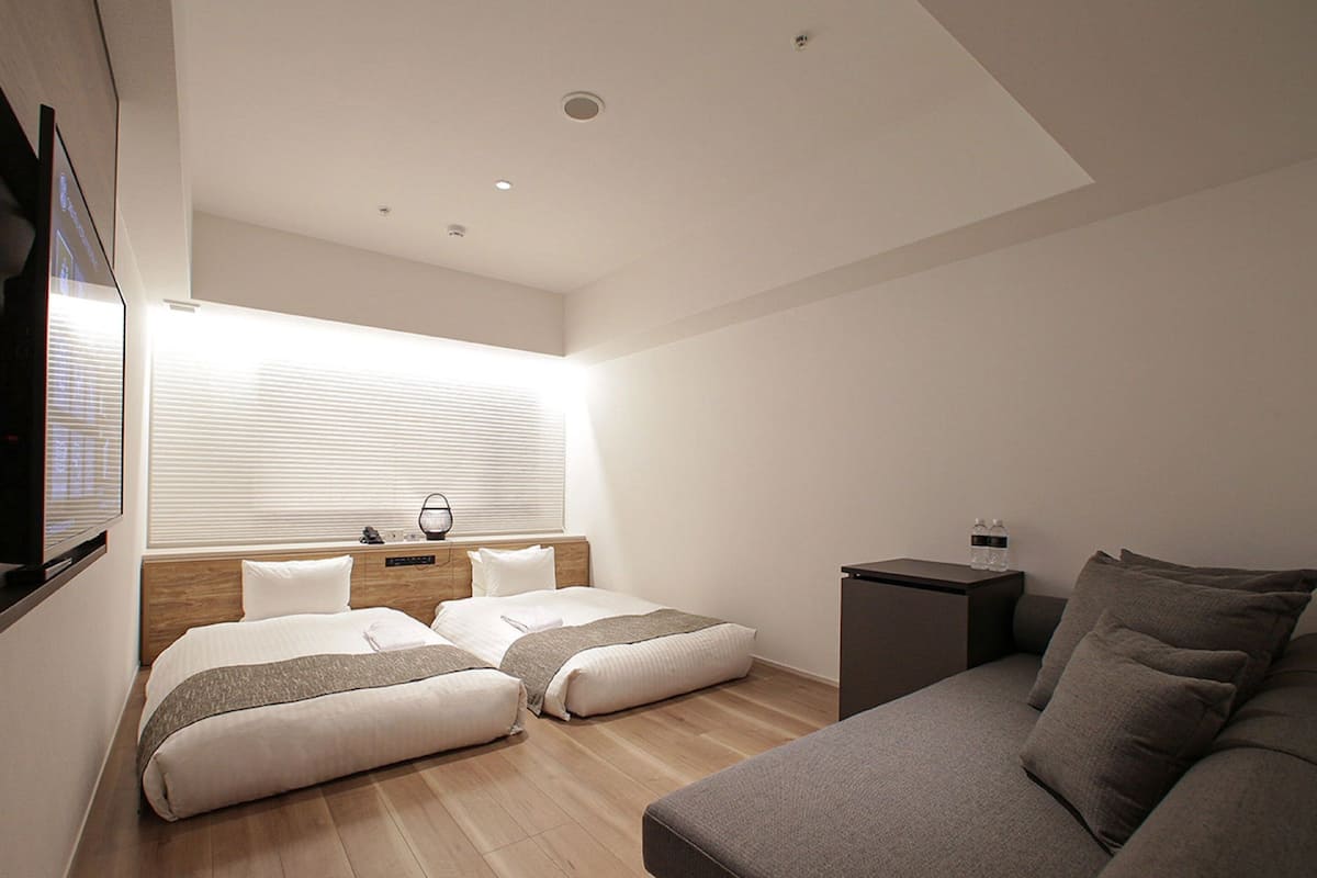 In-room safe, blackout curtains, free WiFi, bed sheets