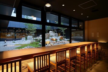 Coin salon dans le hall