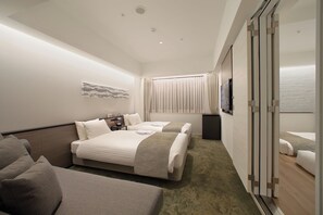 Connecting Room | In-room safe, blackout drapes, free WiFi, bed sheets