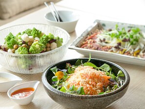 Daily Japanese breakfast (JPY 2500 per person)