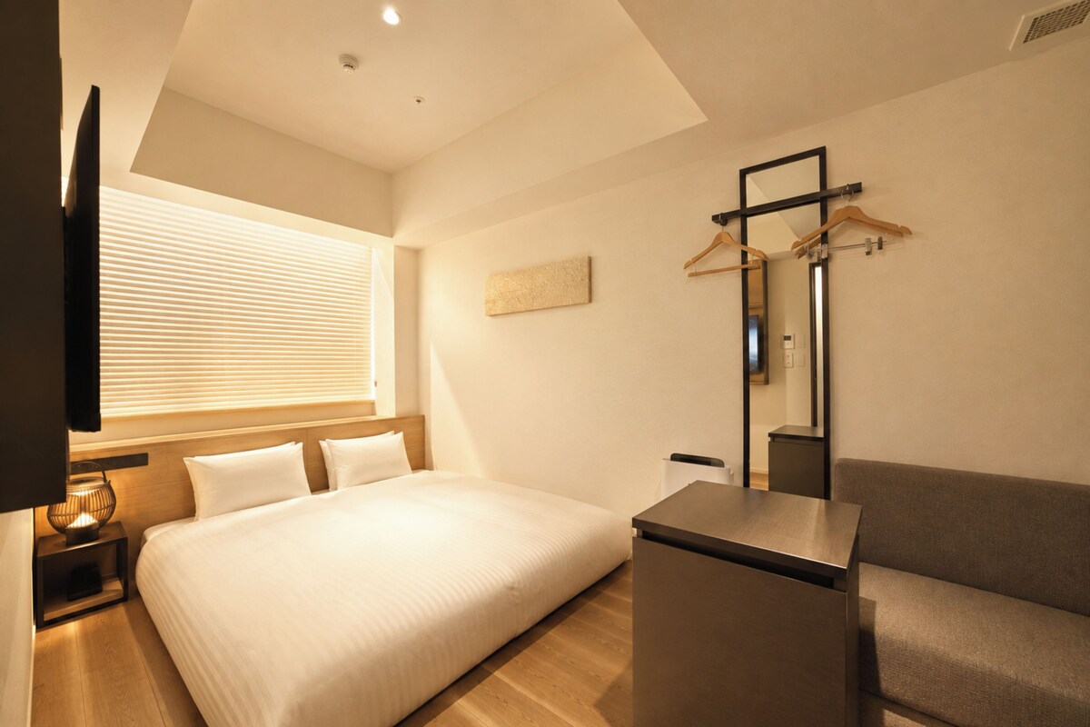 Tavanomainen huone, tupakointi kielletty (Standard King Japanese-Style Room) | Tallelokero huoneessa, pimennysverhot, ilmainen Wi-Fi, vuodevaatteet