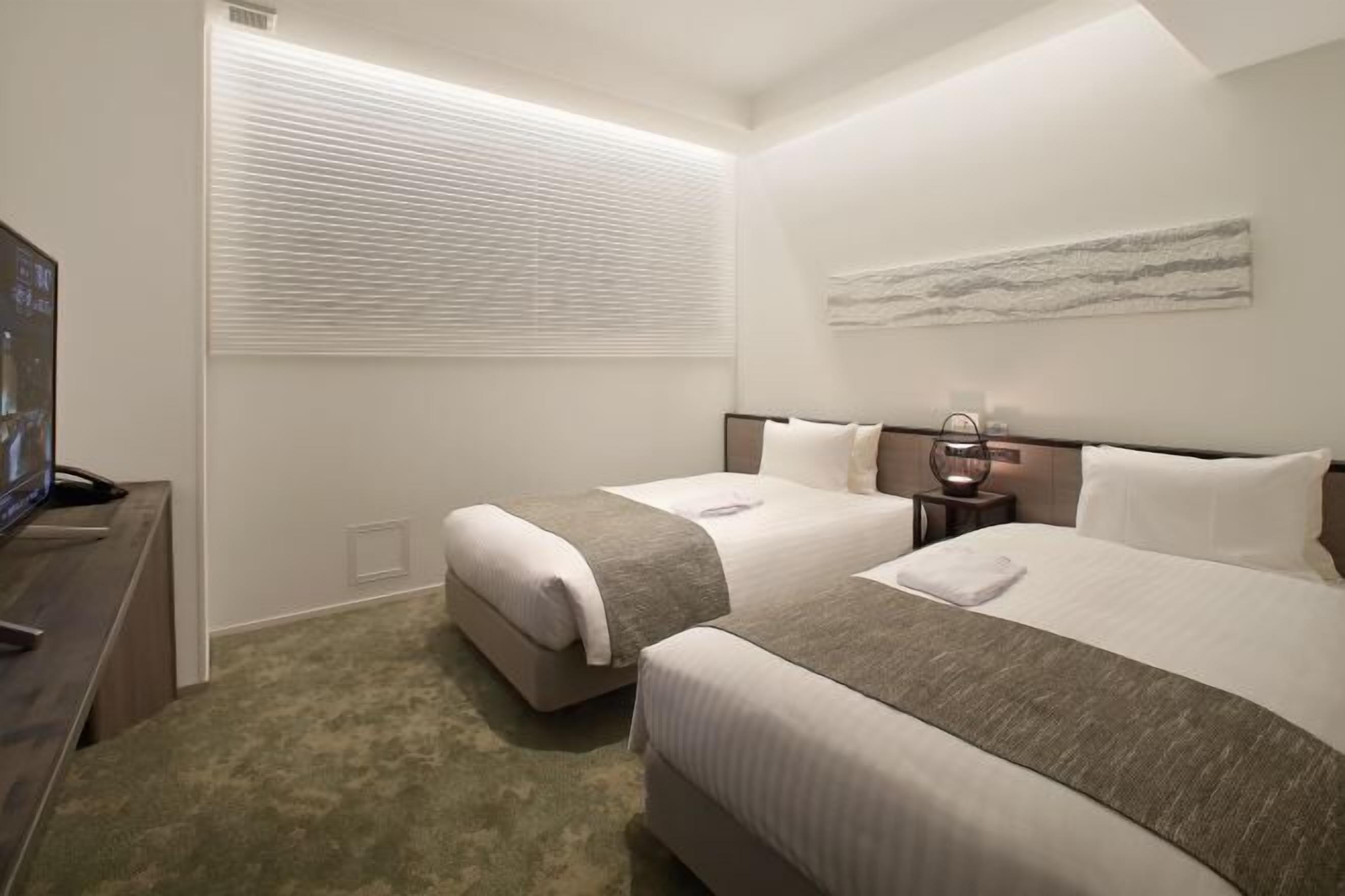 Caja de seguridad en la habitación, cortinas blackout y wifi gratis 