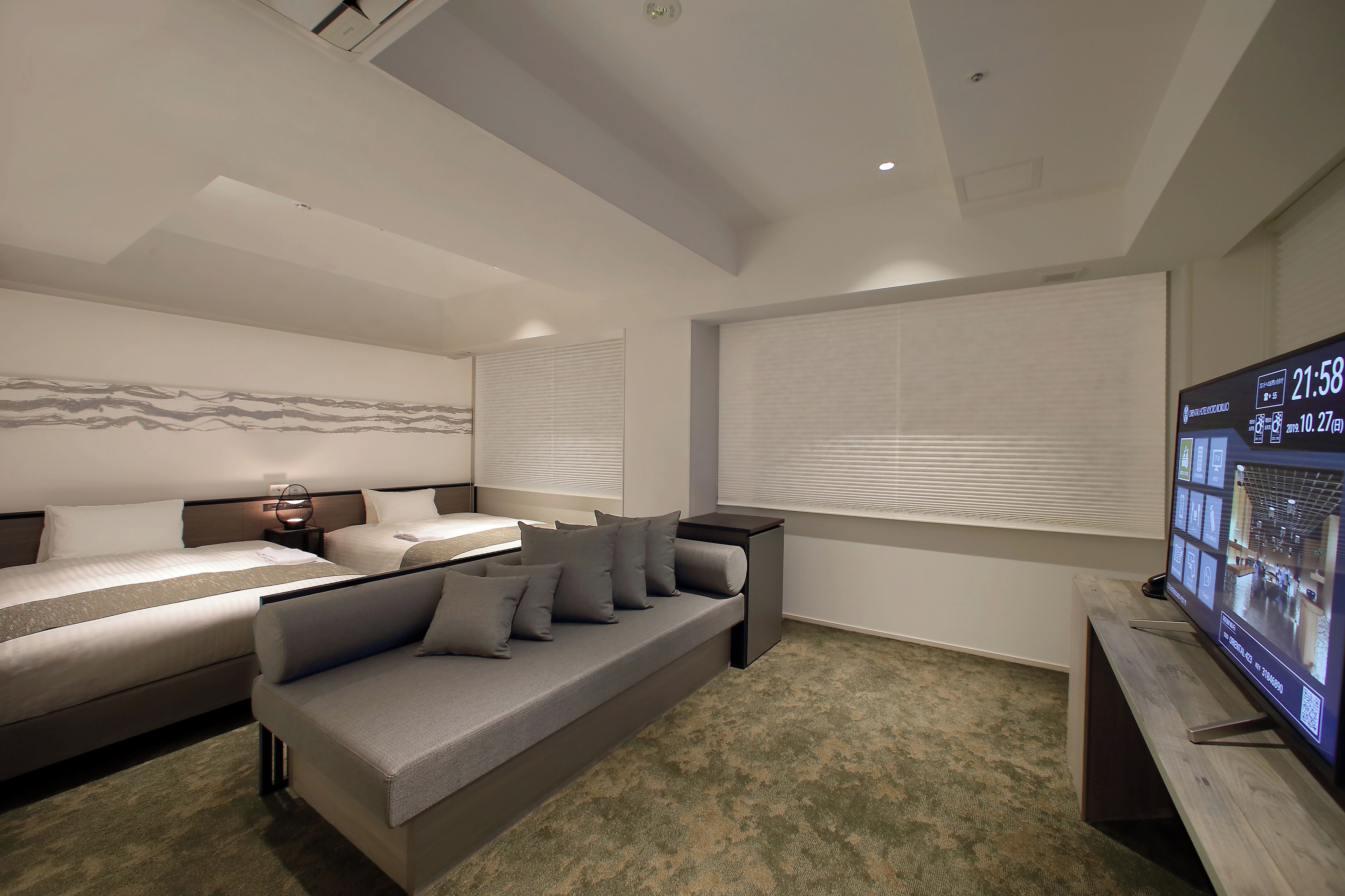 Junior Corner Suite Room | In-room safe, blackout drapes, free WiFi, bed sheets