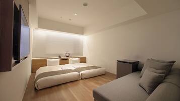 Superior Hollywood Twin Room (Japanese Style) | In-room safe, blackout curtains, free WiFi, bed sheets