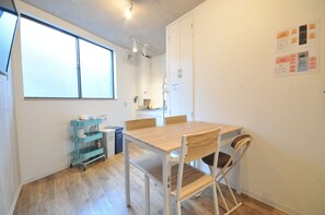 Condominium House | 1 bedroom, down comforters, free WiFi - Condominium House in Osaka Namba (Osaka)