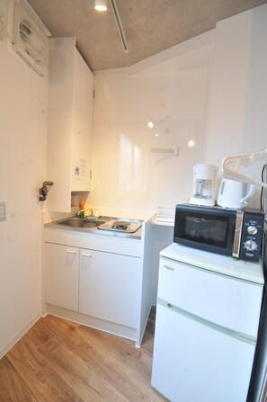 Apartment (House) | Eigene Kochnische | Kühlschrank, Mikrowelle, Grillplatte, Kochgeschirr/Geschirr/Besteck
