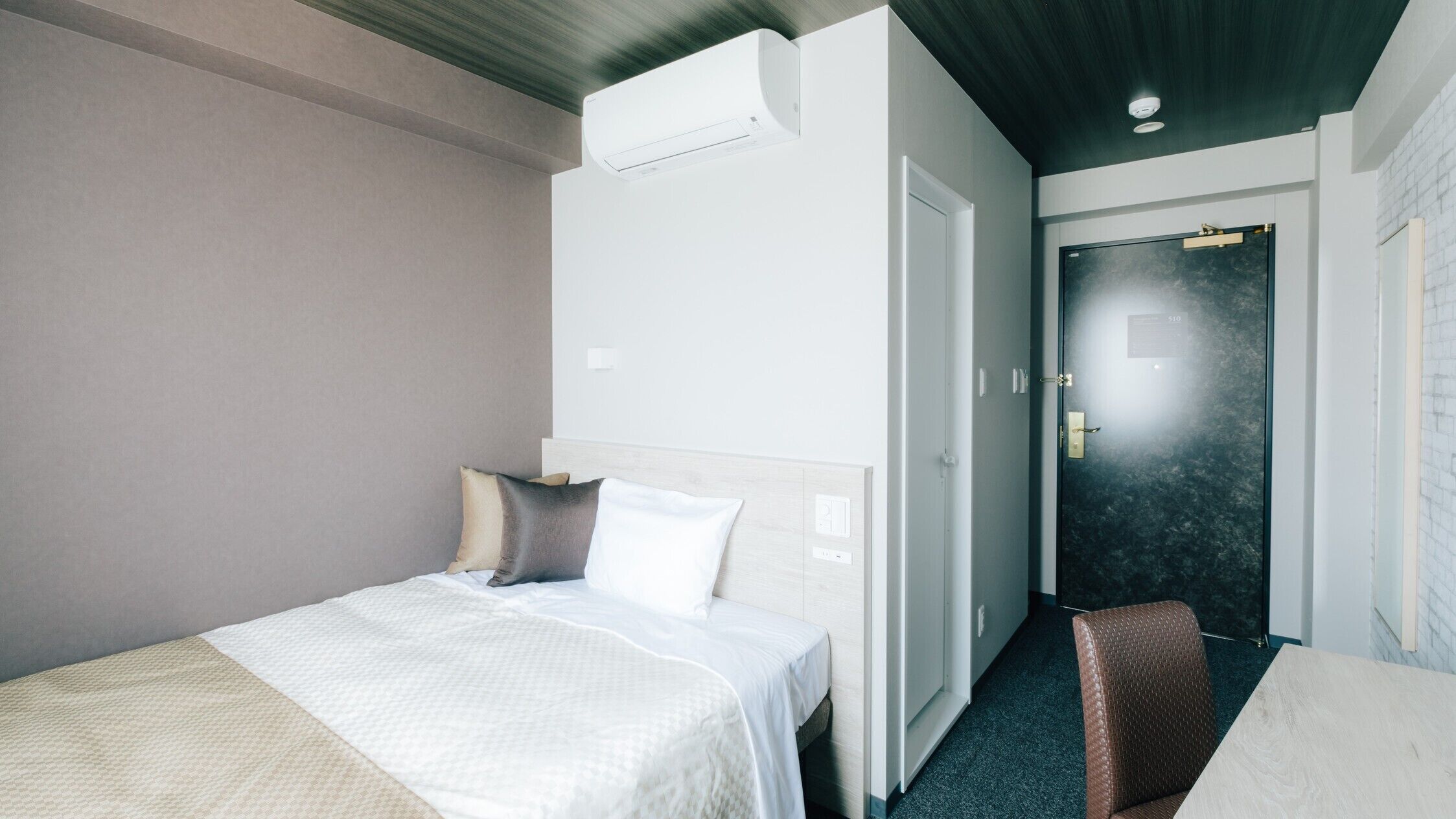 In-room safe, desk, laptop workspace, free WiFi