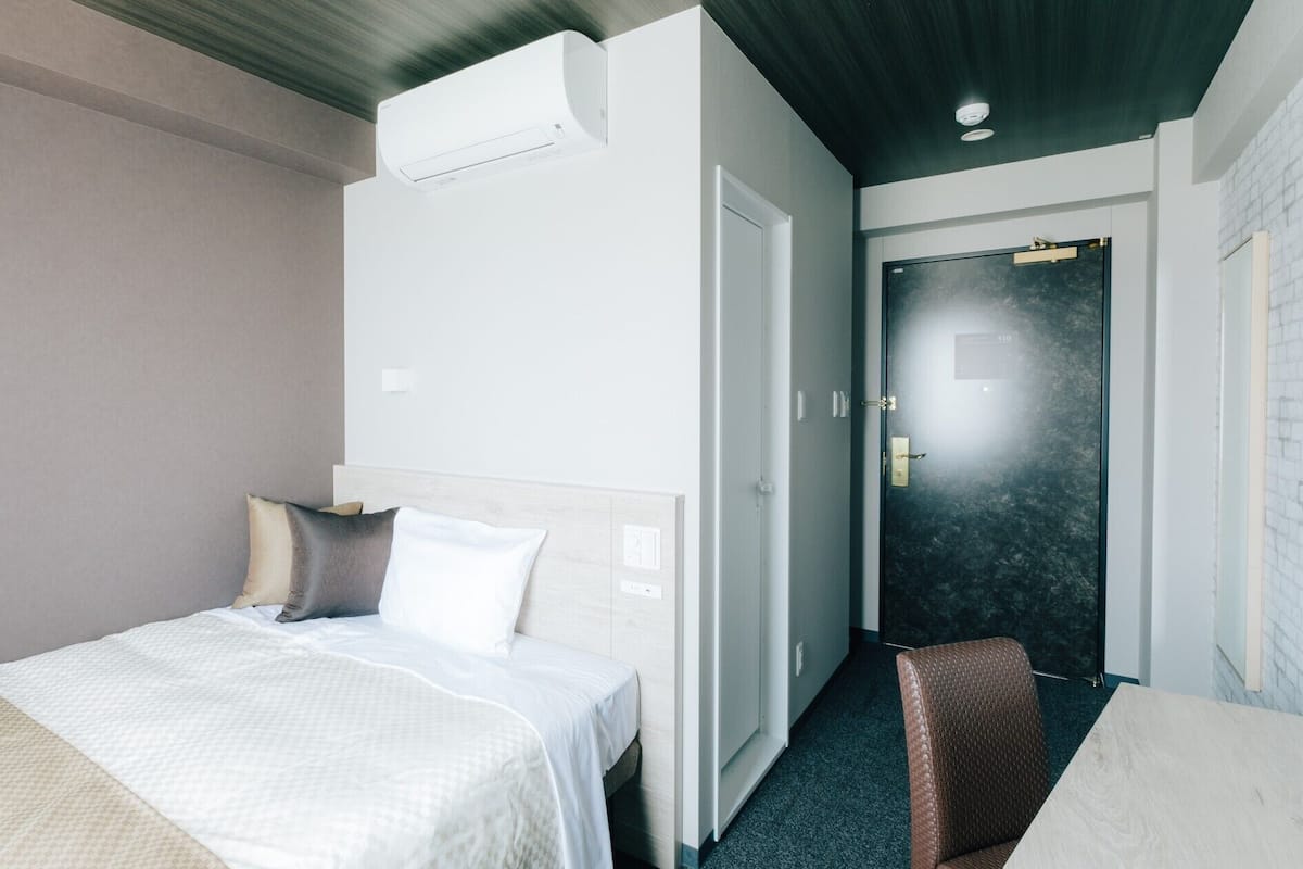 Coffres-forts dans les chambres, bureau